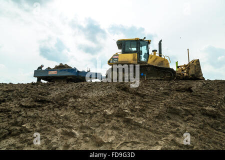 Bremen, Deutschland, an der Weser Deicherhoehung wegen steigender Meeresspiegel Stockfoto