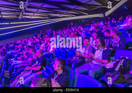 Posen, Polen, Besucher auf die Poznan Game Arena Stockfoto