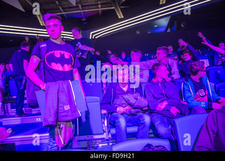 Posen, Polen, Besucher auf die Poznan Game Arena Stockfoto