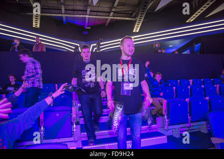 Posen, Polen, Besucher auf die Poznan Game Arena Stockfoto