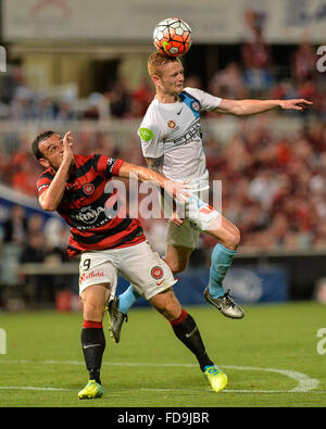 Pirtek Stadion, Parramatta, Australien. 29. Januar 2016. Hyundai A-League. Western Sydney Wanderers V Melbourne City. Melbourne-Verteidiger Jack Clisby gewinnt den Ball. Bildnachweis: Aktion Plus Sport/Alamy Live-Nachrichten Stockfoto