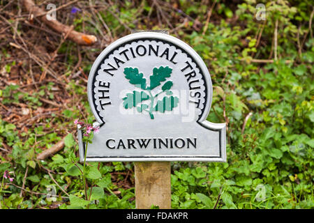 National Trust Omega Schild mit der Aufschrift Carwinion Cornwall England UK Stockfoto