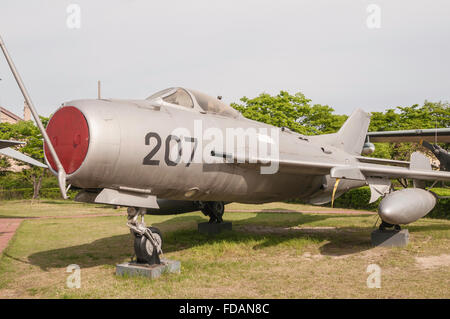 Kampfjet MIG-19, Krieg-Denkmal von Korea, Jeonjaeng Ginyeomgwan, Yongsan-Dong, Seoul, Südkorea Stockfoto