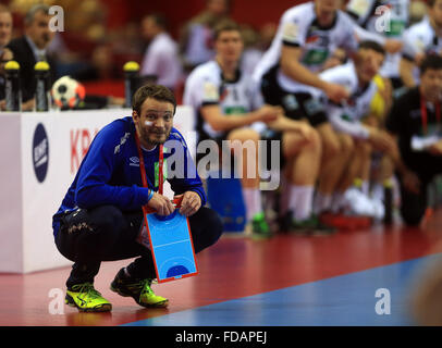 Krakau, Polen. 29. Januar 2016. Norwegens Cheftrainer Christian Berge während der 2016 Herren Europameisterschaft Handball Halbfinale zwischen Norwegen und Deutschland in der Tauron Arena in Krakau, Polen, 29. Januar 2016. Foto: Jens Wolf/Dpa/Alamy Live News Stockfoto