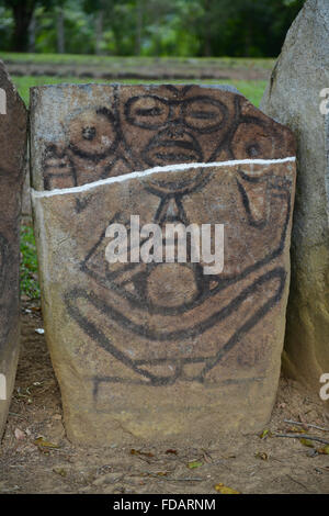 Felsen mit Petroglyphen in Caguana Eingeborene zeremonielle Mitte geschnitzt. Utuado, Puerto Rico. Karibik-Insel. US-Territorium. Stockfoto