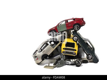 Studioaufnahme von einem Haufen von Junk-e-Autos (Modelle) Stockfoto