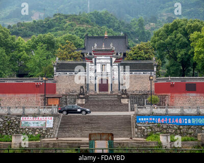 Huangling Tempel am Ufer des Jangtse-Flusses bei Sandouping A Town in der Nähe der drei-Schluchten-Damm Yichang, Provinz Hubei China Stockfoto