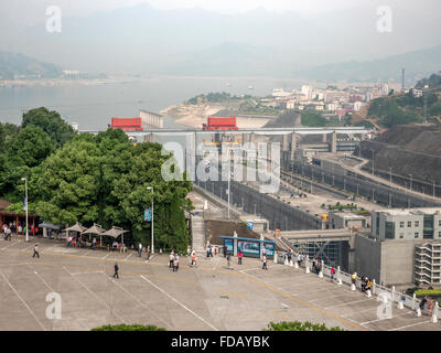 Die Hydro Electric Dreischluchtenstaudamm in Sandouping, befindet sich in Yiling Bezirk, Yichang Hubei Provinz, China. Stockfoto