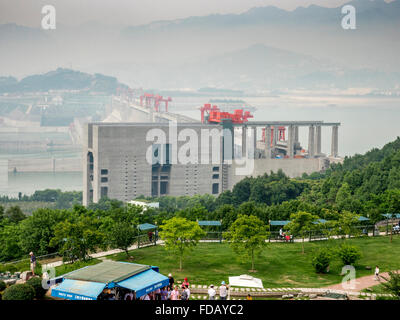 Die Hydro Electric Dreischluchtenstaudamm in Sandouping, befindet sich in Yiling Bezirk, Yichang Hubei Provinz, China. Stockfoto