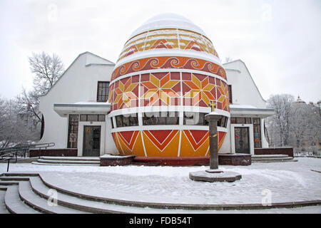 Das Denkmal von Osterei (Pysanka) in Kolomyia, Ukraine Stockfoto