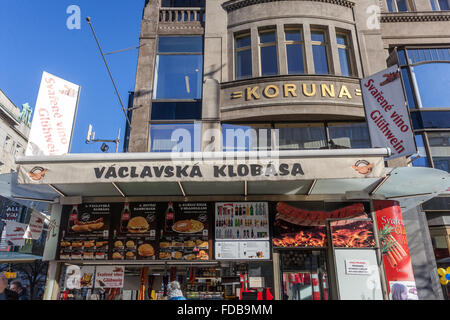 Prager Würstelstand im unteren Teil des Wenzelsplatz Prag Stockfoto