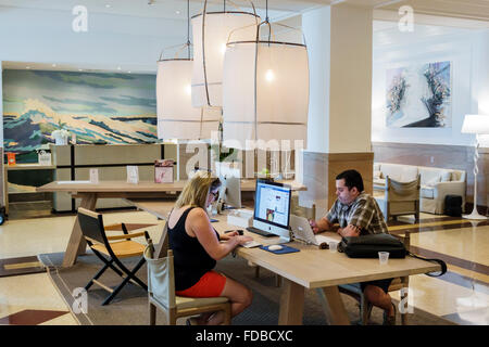 Miami Beach Florida, Ocean Drive, Hotel Victor, Lobby, Business Center, Zentrum, Internetzugang, Computerbildschirm, Monitor, FL151121118 Stockfoto