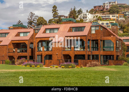 Wohnkomplex in Tiburon Wasser, Tiburon, Kalifornien, USA Stockfoto