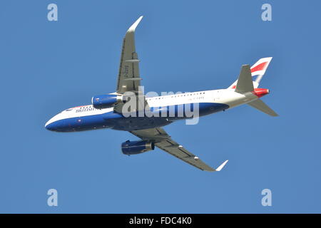 British Airways Airbus 320-200(WL) G-EUYS ausgehend von London Heathrow Airport, Großbritannien Stockfoto
