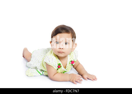 1 Kind Baby Girl Boden liegend Stockfoto