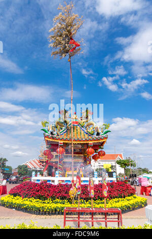 Schöne Drachenstatue im Tempel. Stockfoto