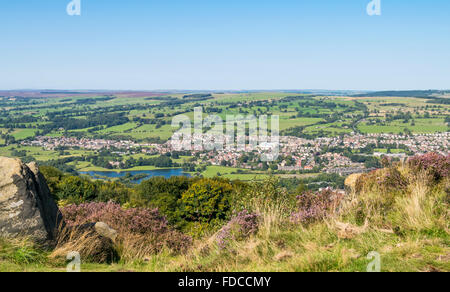 Blick auf Otley von Chevin Forest Park, West Yorkshire, Großbritannien. Stockfoto