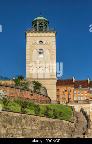 Die freistehende Glocke Turm von St. Annes Church befindet sich im historischen alten Stadt von Warschau, Masowien, Polen, Europa Stockfoto