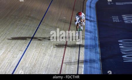 London, UK, 22. Oktober 2015. 6-Tages-London. Morgan Kneisky, Madison Weltmeister im Lee Valley VeloPark, Stratford Stockfoto