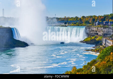 Der kanadischen Seite der Niagara Fälle im Herbst Stockfoto