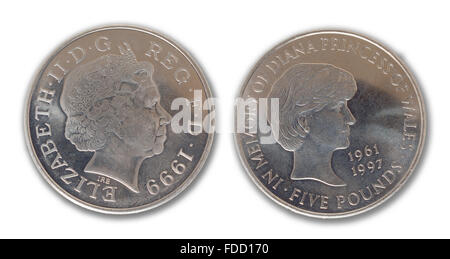 1999 Prinzessin Diana Memorial £5 Münze Vorder- und Rückseite isoliert auf einem weißen Hintergrund. Stockfoto