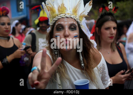 Sao Paulo, Brasilien. 30. Januar 2016. Nachtschwärmer beteiligen sich die Parade der "Karneval feiern bekannt als (Casa Comigo) mich heiraten", in Zone West in Sao Paulo, Brasilien, am 30. Januar 2016. Bildnachweis: Rahel Patras/Xinhua/Alamy Live-Nachrichten Stockfoto