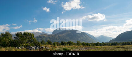 Ben Nevis von Loch Linnhe Küste bei Caol, Schottland, UK. Stockfoto