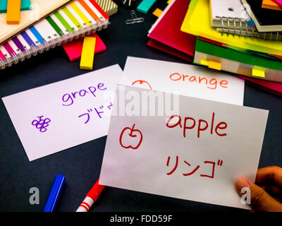 Neue Sprache machen Original Karteikarten zu lernen; Japanisch Stockfoto