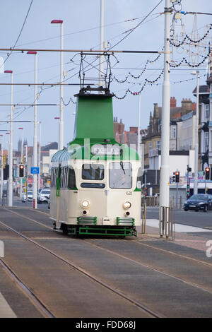 Blackpools Vintage Straßenbahn Flotte im Einsatz entlang der Promenade, Blackpool, Lancs Stockfoto