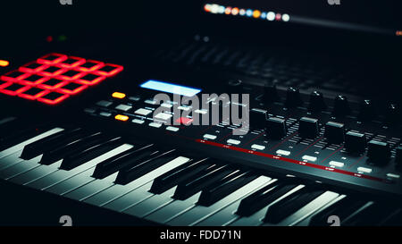 Details der modernen Tastatur MIDI-Controller. Stockfoto