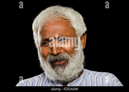 1 indische Senior erwachsenen Mann ernsthafte Problem Weinen Stockfoto