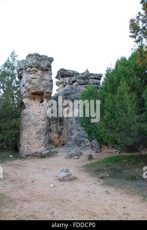 Gesteine der Kreidezeit-Ära in die verzauberte Stadt Tamajon in der Provinz Guadalajara - Spanien Stockfoto