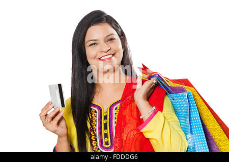 1 indische Adult Woman Credit Card Online-Shopping Stockfoto