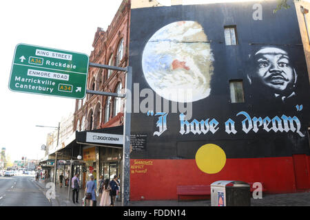 "I have a Dream" Wandbild mit Aboriginal Flagge auf King Street, Newtown in Sydney. Stockfoto