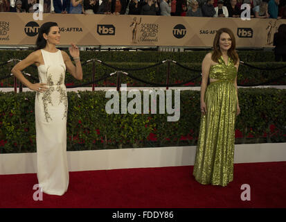 Los Angeles, USA. 30. Januar 2016. Julianna Margulies kommt bei der 22. Annual Screen Actors Guild Awards im Shrine Auditorium in Los Angeles, Kalifornien, im Januar 30, 2016.ARMANDO ARORIZO Credit: Armando Arorizo/Prensa Internacional/ZUMA Draht/Alamy Live News Stockfoto