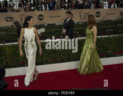 Los Angeles, USA. 30. Januar 2016. Julianna Margulies kommt bei der 22. Annual Screen Actors Guild Awards im Shrine Auditorium in Los Angeles, Kalifornien, im Januar 30, 2016.ARMANDO ARORIZO Credit: Armando Arorizo/Prensa Internacional/ZUMA Draht/Alamy Live News Stockfoto