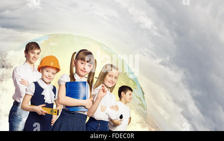 Bild der Kinder im schulpflichtigen Alter. Beruf zu wählen. Elemente des Bildes sind von der NASA eingerichtet. Stockfoto