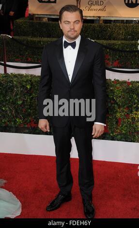 Los Angeles, CA, USA. 30. Januar 2016. Leonardo DiCaprio im Ankunftsbereich für 22. Annual Screen Actors Guild Awards (SAG) - Ankünfte 3, Shrine Auditorium, Los Angeles, CA 30. Januar 2016. Bildnachweis: Dee Cercone/Everett Collection/Alamy Live-Nachrichten Stockfoto