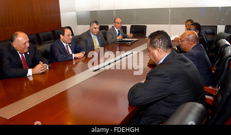 Addis Abeba, Addis Abeba, Äthiopien. 30. Januar 2016. Ägyptens Präsident Abdel Fattah al-Sisi trifft sich mit den sudanesischen Präsidenten Omar al-Bashir in Äthiopiens Hauptstadt Addis Abeba, 30. Januar 2016 © ägyptische Präsident Büro/APA Bilder/ZUMA Draht/Alamy Live News Stockfoto