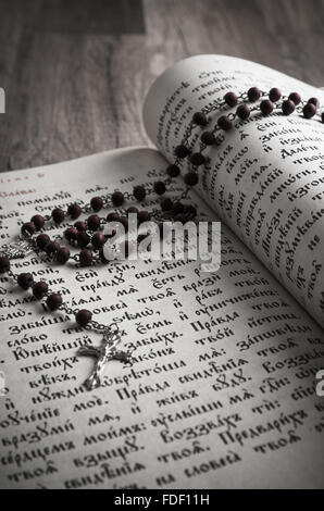 Psalter in der alten Kirche slawisch Sprache, Nahaufnahme Stockfoto