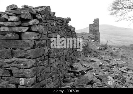 Alten, verlassenen Bauernhof auf die West Pennine Moors auf große Hügel über Chorley, Lancashire, England Stockfoto