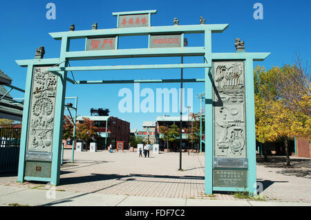 Chicago, Illinois, Vereinigte Staaten von Amerika, USA: Palast und Gebäude in der Chinatown Nachbarschaft, Skyline und das tägliche Leben Stockfoto