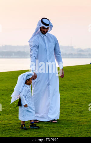 Familiengruppe Katar, Doha, Katar Stockfoto