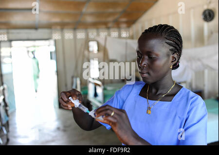 Der Süden des Sudan, Bahr al Ghazal region, Seen, Krankenhaus Maria Immaculata DOR der Comboni Missionare in der Dinka Dorf Mapuordit, Behandlung von Malaria und anderen tropischen Krankheiten, Moskitonetz Stockfoto