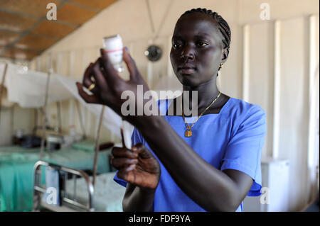 Der Süden des Sudan, Bahr al Ghazal region, Seen, Krankenhaus Maria Immaculata DOR der Comboni Missionare in der Dinka Dorf Mapuordit, Behandlung von Malaria und anderen tropischen Krankheiten Stockfoto