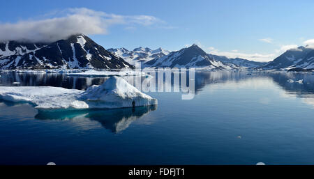 Pack oder Treibeis aus Kalaallit Nunaat, Ostgrönland, Kulusuk Island, Grönland Stockfoto