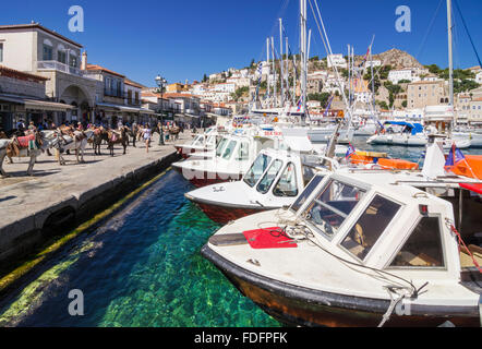 Boote entlang Hydra Stadt am Wasser, Hydra-Insel, Griechenland Stockfoto