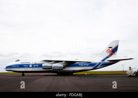 Frachtflugzeug der russischen Volga-Dnepr Antonow (AN-124) Stockfoto