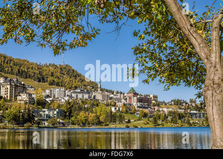 St. Moritz Dorf im Herbst, Upper Engadin, Schweiz | St. Moritz Dorf Im Herbst, Oberengadin, Schweiz Stockfoto