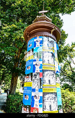 Werbung-Spalte in der Nähe von Schloss Artstetten, kündigt eine Ausstellung über das Attentat in Sarajevo Stockfoto